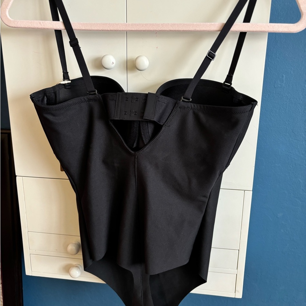 SKIMS NWT Body Underwire Thong Bodysuit - Onyx - Picture 6 of 7